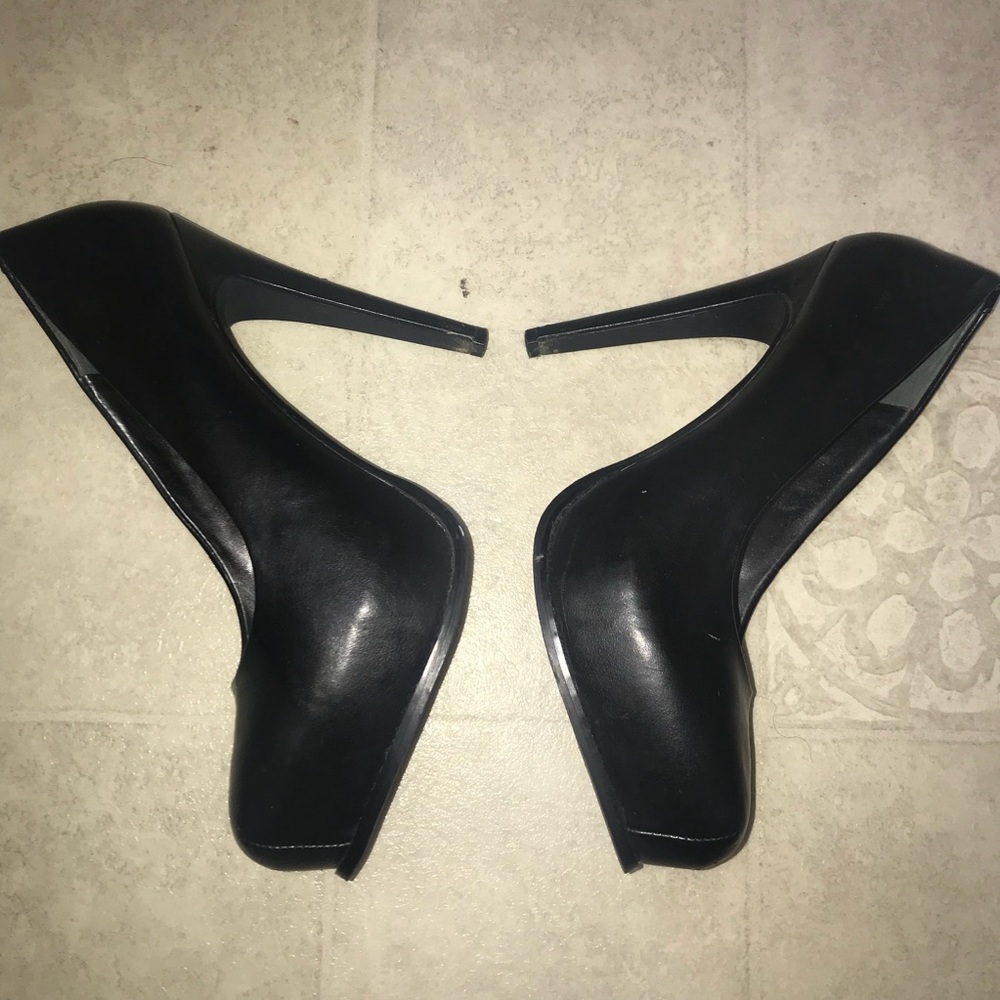 Vera Wang Pumps